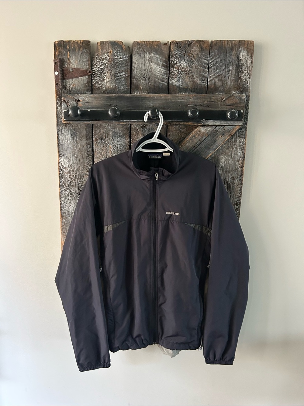 Men's Patagonia Black & Grey Full-Zip Lightweight Jacket